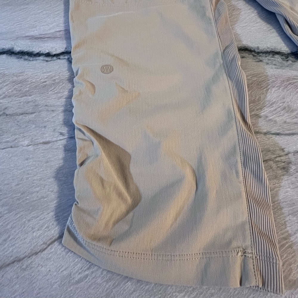 Lululemon Beyond the Studio Crop - Picture 10 of 16